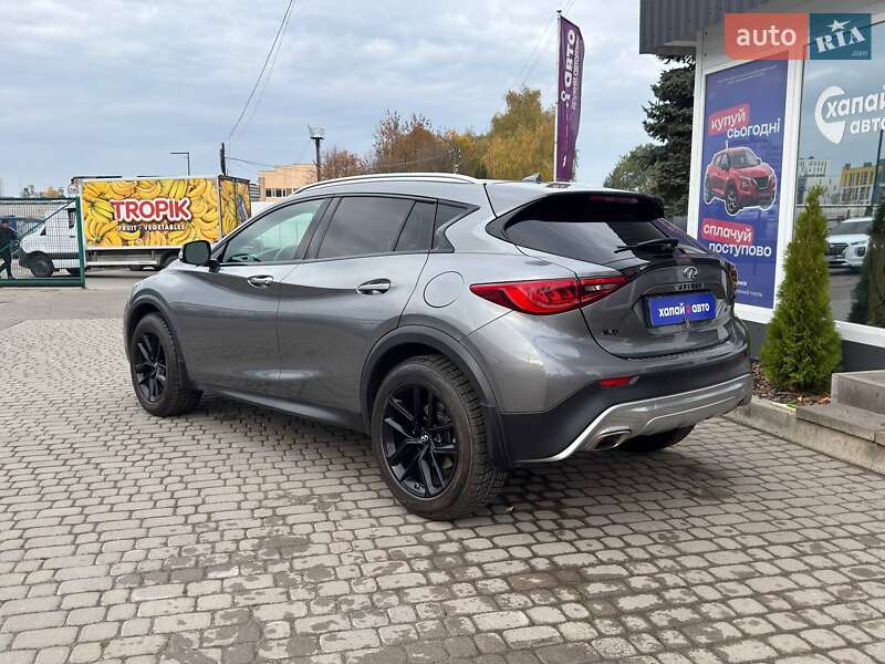 Позашляховик / Кросовер Infiniti QX30 2016 в Львові