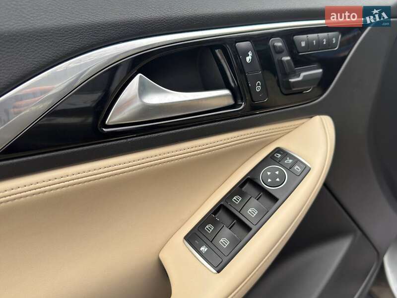 Позашляховик / Кросовер Infiniti QX30 2016 в Львові