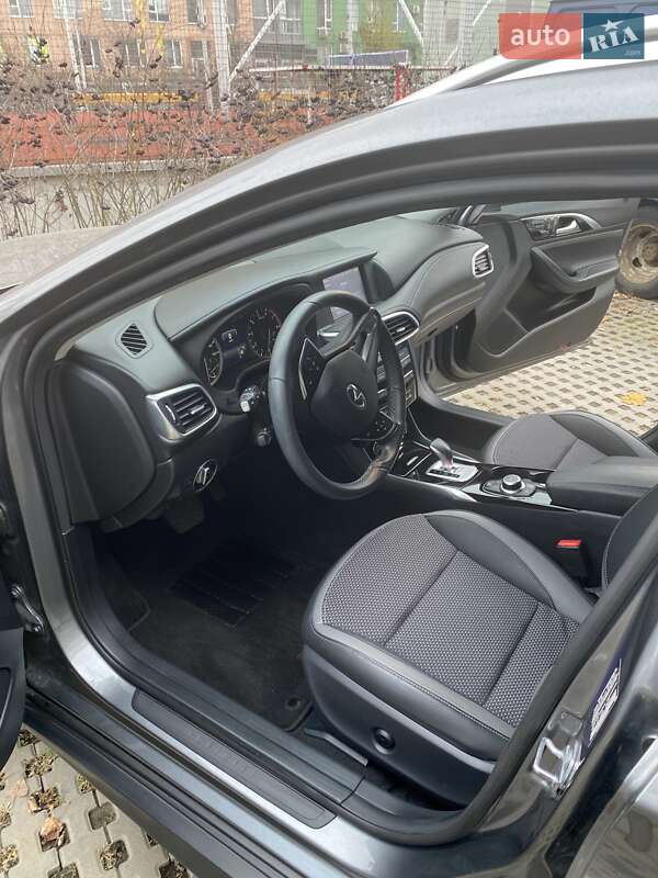 Позашляховик / Кросовер Infiniti QX30 2018 в Києві