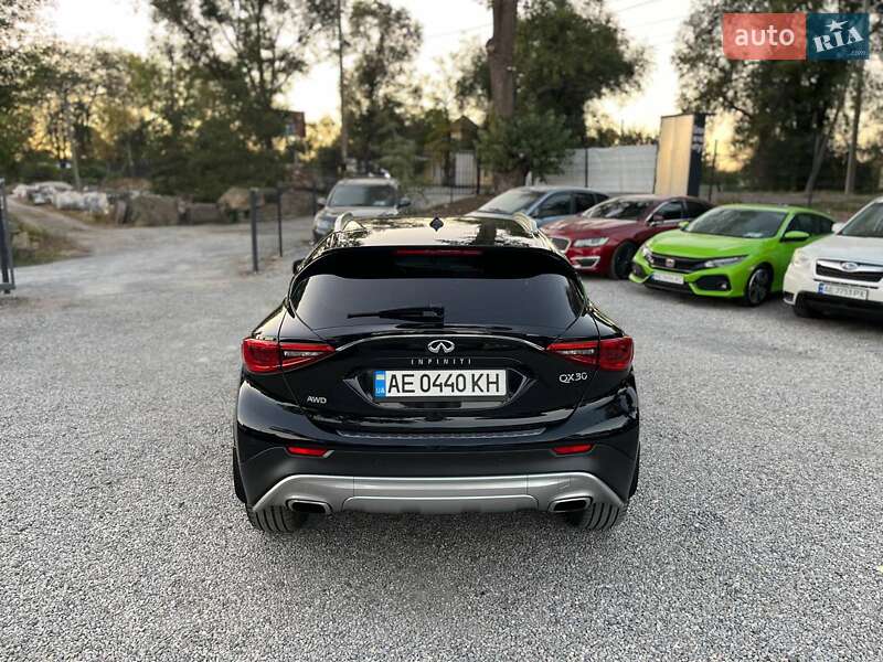 Внедорожник / Кроссовер Infiniti QX30 2016 в Днепре фото 7 Внедорожник / Кроссовер Infiniti QX30 2016 в Днепре