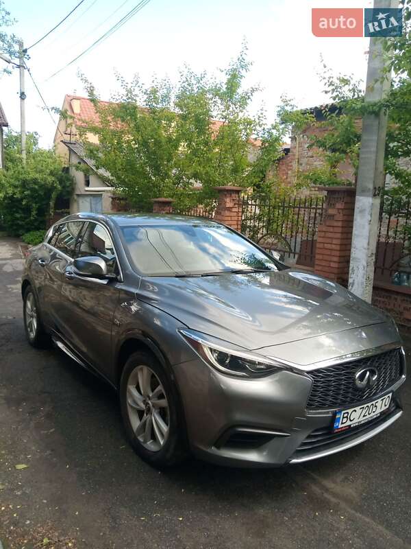 Внедорожник / Кроссовер Infiniti QX30 2017 в Львове