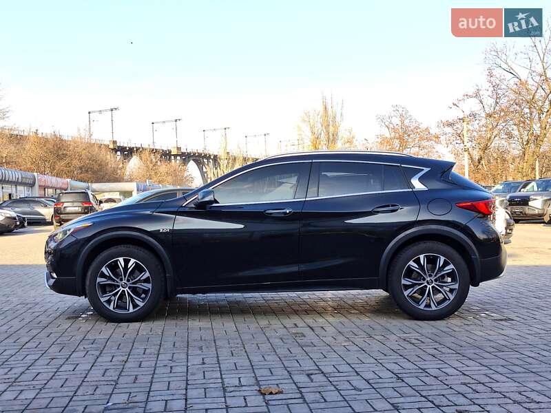 Внедорожник / Кроссовер Infiniti QX30 2016 в Днепре фото 9 Внедорожник / Кроссовер Infiniti QX30 2016 в Днепре