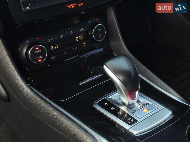 Внедорожник / Кроссовер Infiniti QX30 2016 в Днепре фото 18 Внедорожник / Кроссовер Infiniti QX30 2016 в Днепре