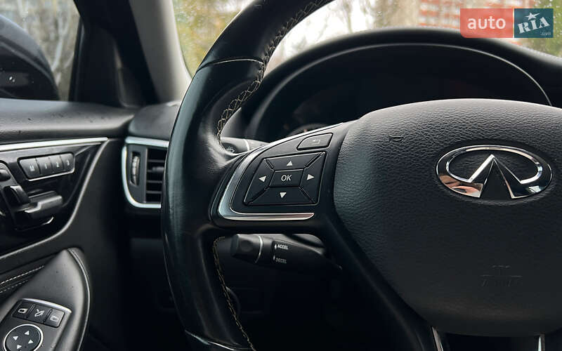 Внедорожник / Кроссовер Infiniti QX30 2016 в Львове