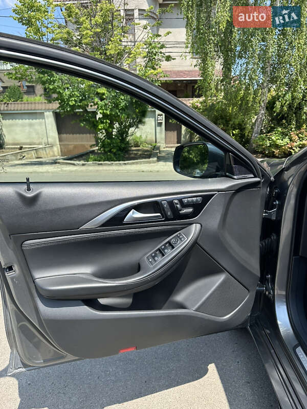 Внедорожник / Кроссовер Infiniti QX30 2016 в Одессе