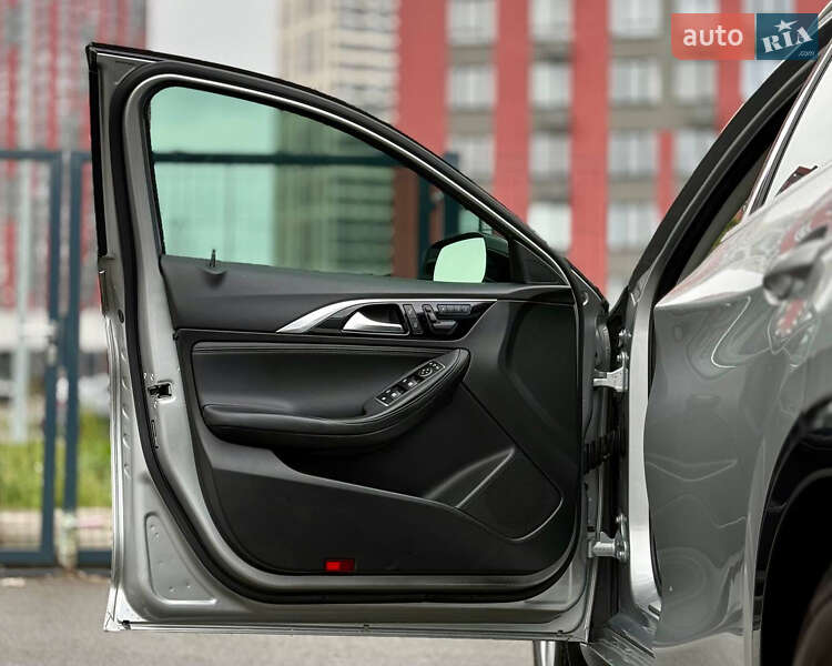 Внедорожник / Кроссовер Infiniti QX30 2018 в Киеве