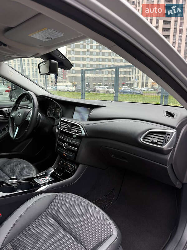 Внедорожник / Кроссовер Infiniti QX30 2018 в Киеве