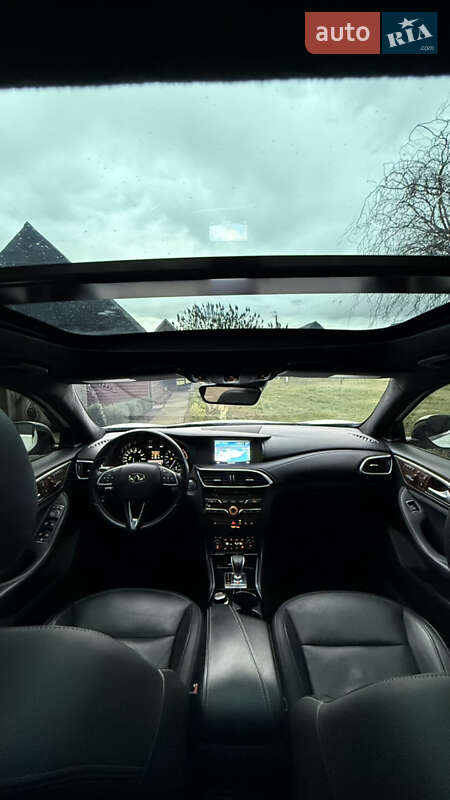 Внедорожник / Кроссовер Infiniti QX30 2017 в Киеве