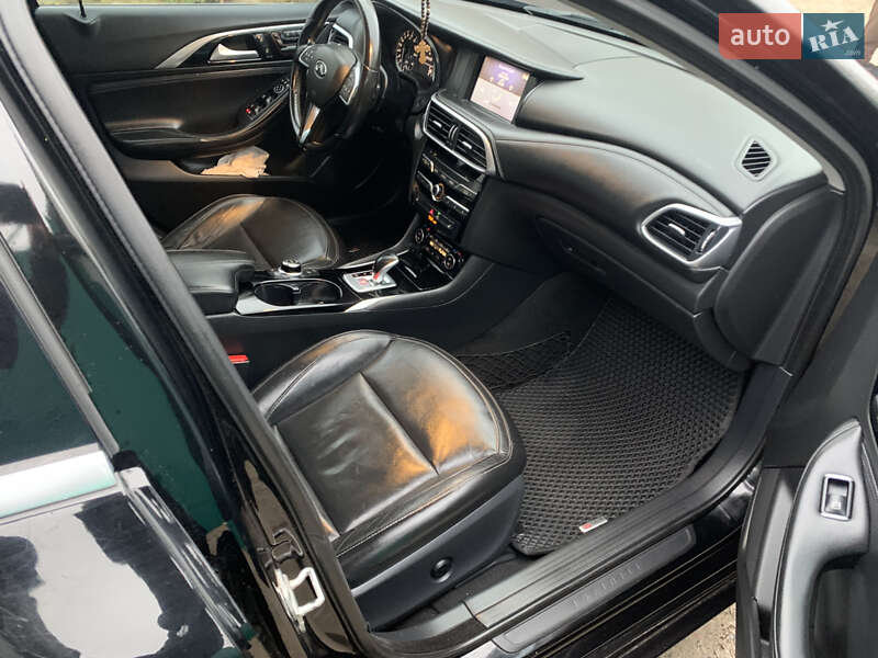 Внедорожник / Кроссовер Infiniti QX30 2017 в Васищево