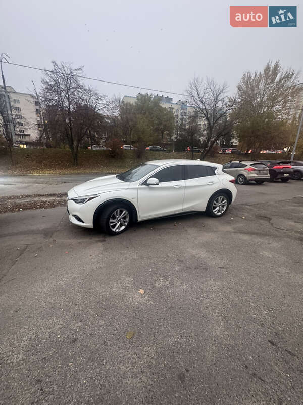 Внедорожник / Кроссовер Infiniti QX30 2017 в Киеве