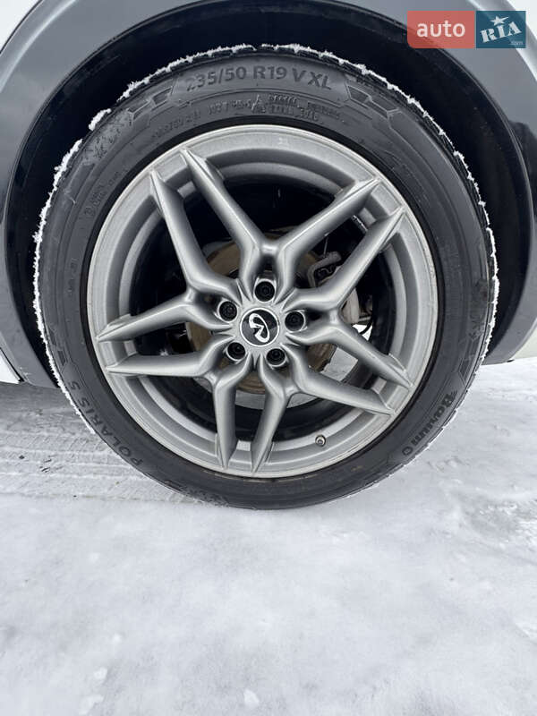 Внедорожник / Кроссовер Infiniti QX30 2016 в Днепре