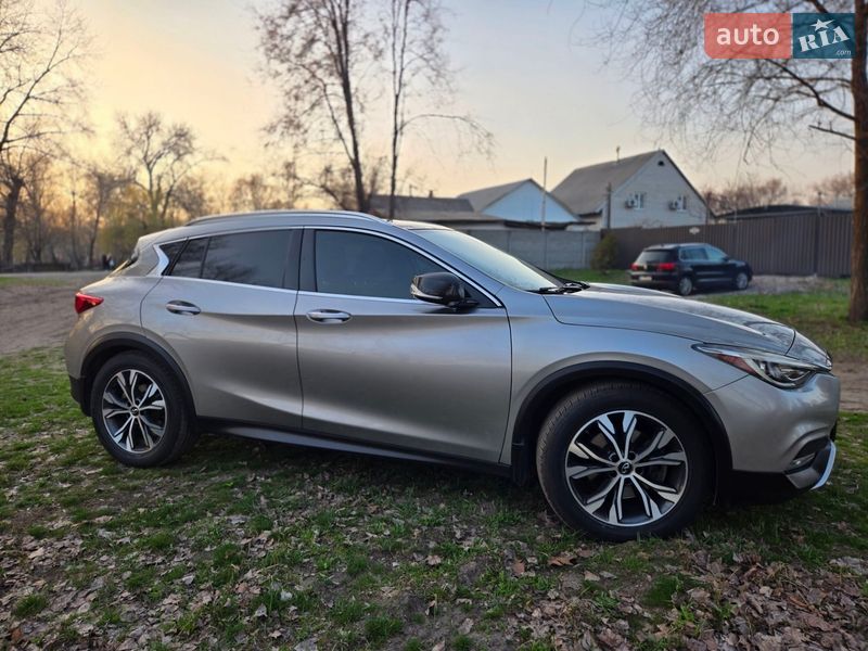 Infiniti QX30 2016