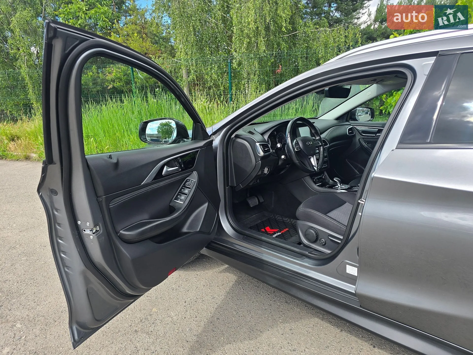 2018 Infiniti QX30 - мініатюра 18