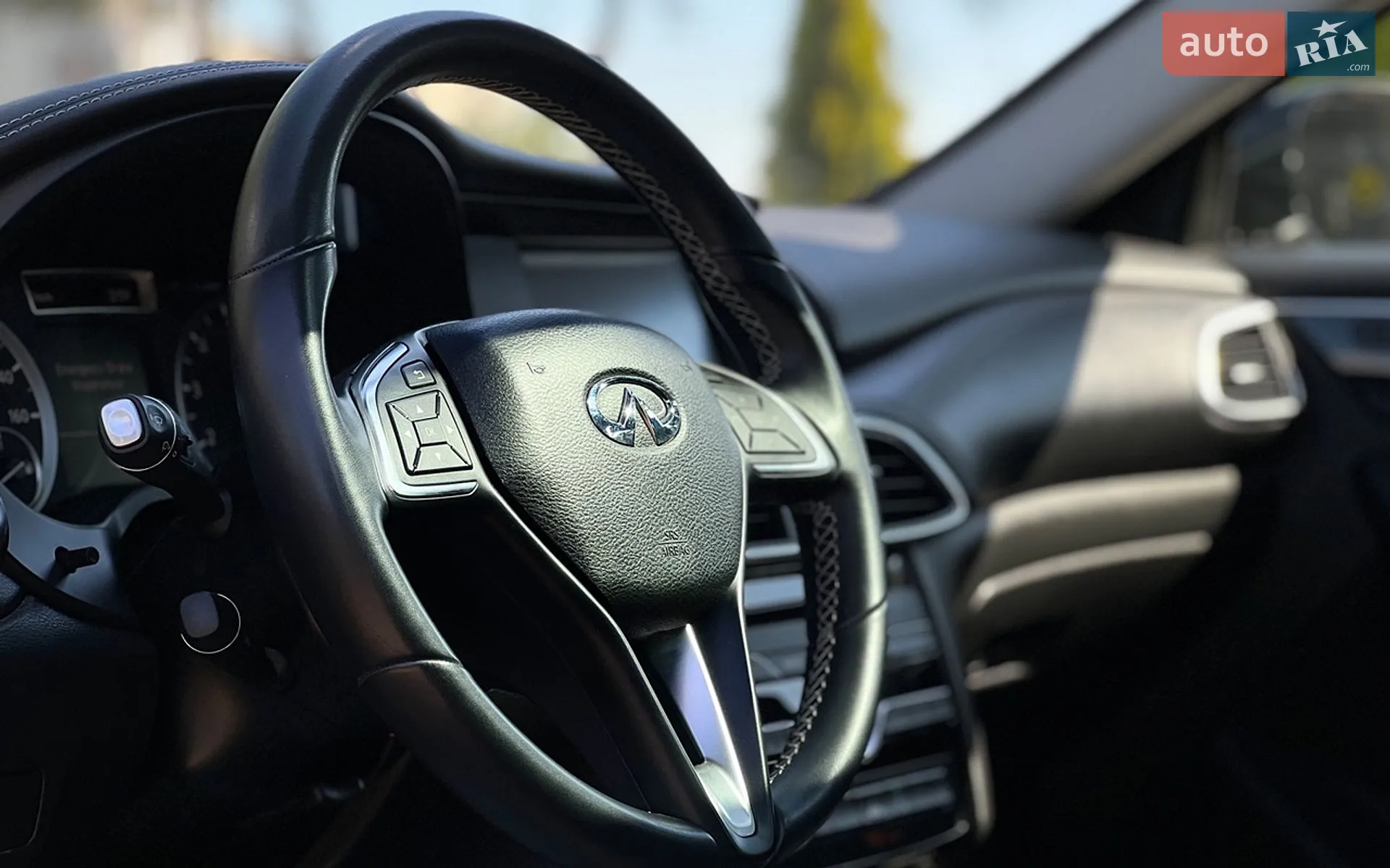 2019 Infiniti QX30 - мініатюра 12