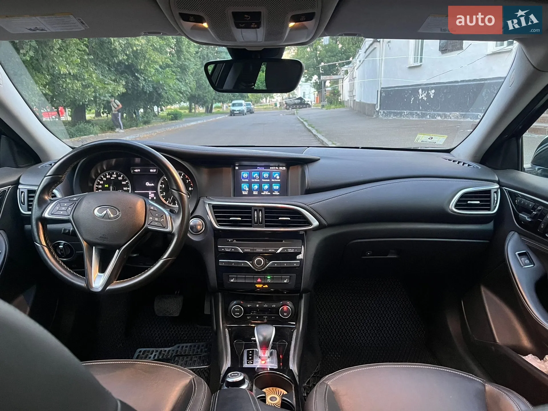 2017 Infiniti QX30 - мініатюра 5