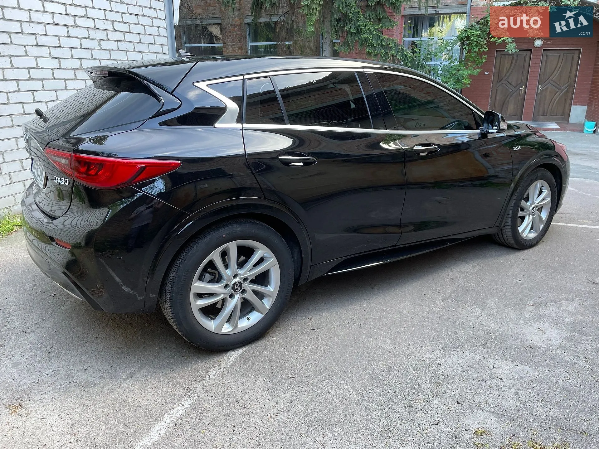 2017 Infiniti QX30 - мініатюра 8