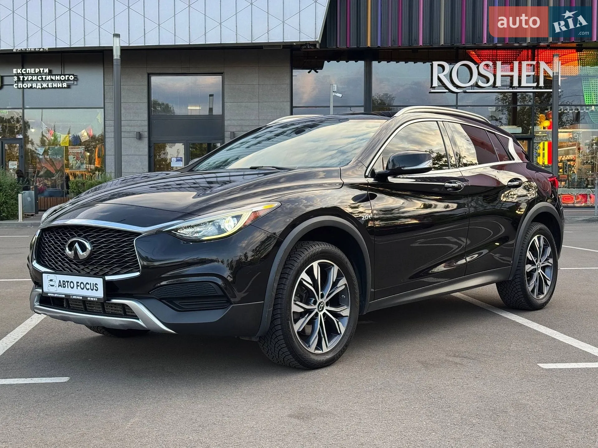 2017 Infiniti QX30 - мініатюра 4