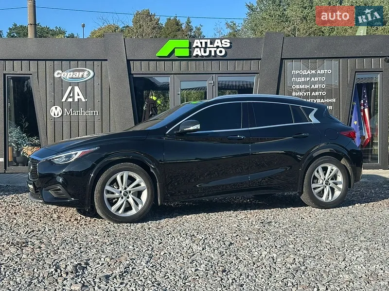 Infiniti QX30