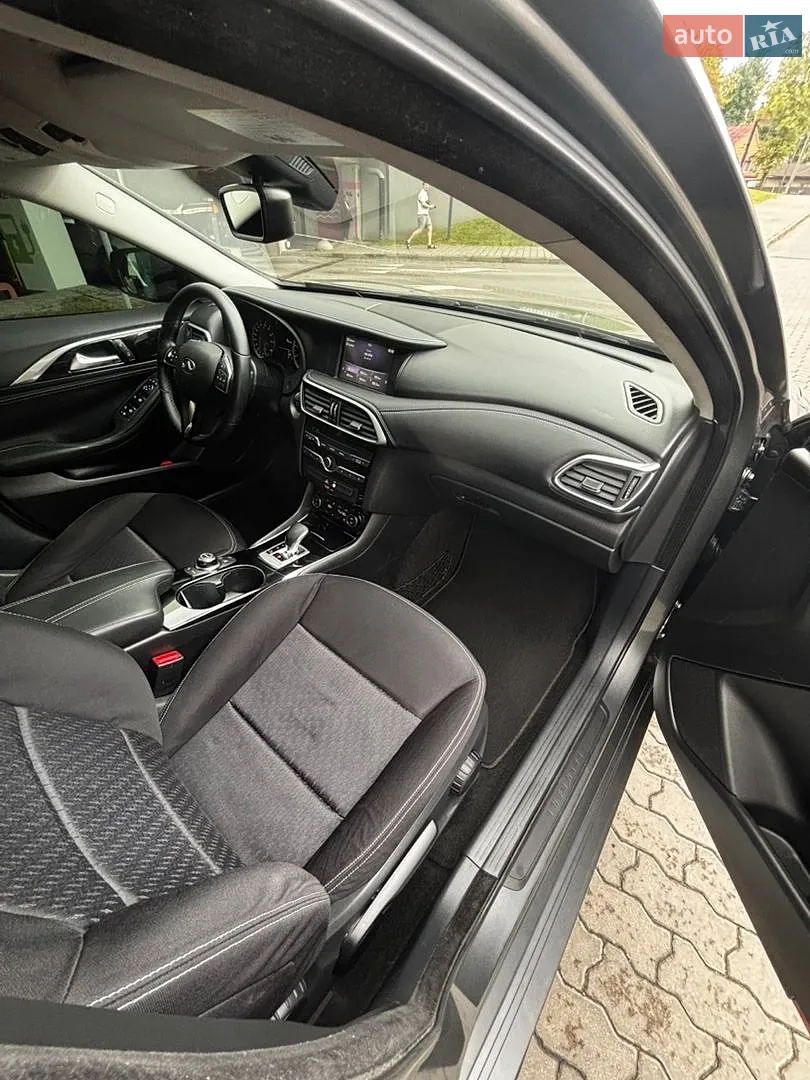 2016 Infiniti QX30 - мініатюра 14