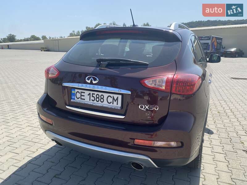 Позашляховик / Кросовер Infiniti QX50 2015 в Чернівцях