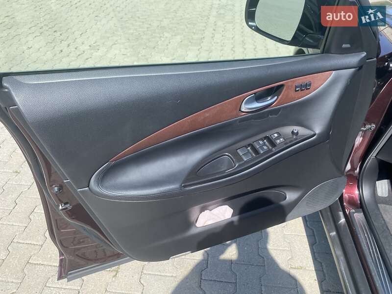 Позашляховик / Кросовер Infiniti QX50 2015 в Чернівцях