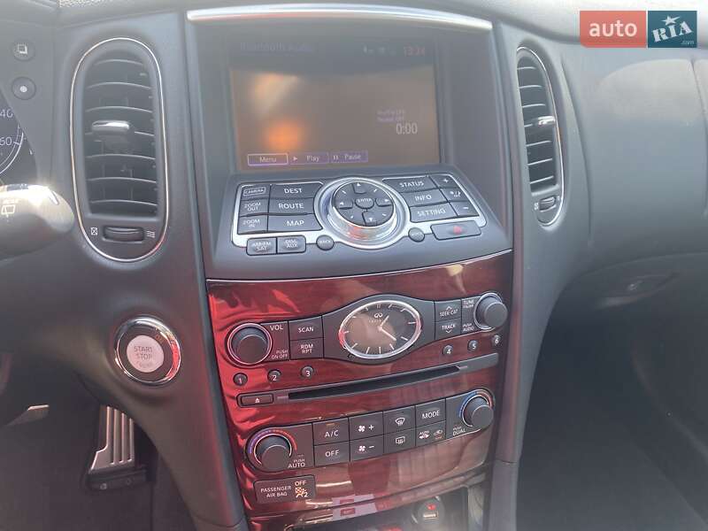 Позашляховик / Кросовер Infiniti QX50 2015 в Чернівцях