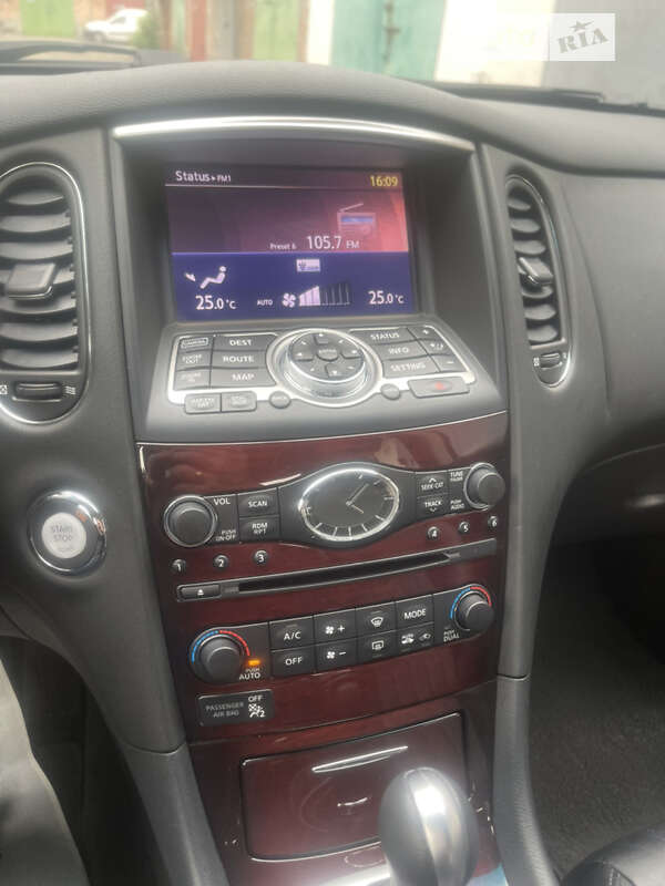 Внедорожник / Кроссовер Infiniti QX50 2017 в Белой Церкви