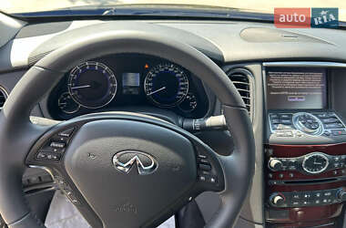 Внедорожник / Кроссовер Infiniti QX50 2016 в 