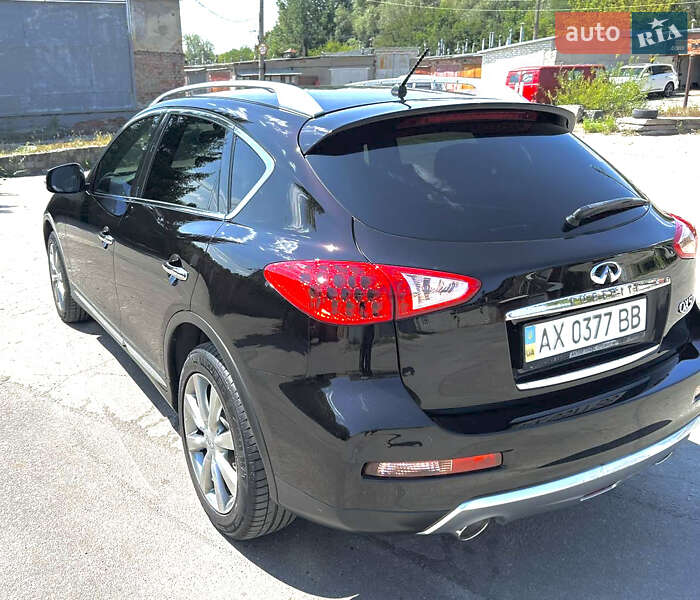 Позашляховик / Кросовер Infiniti QX50 2016 в Харкові