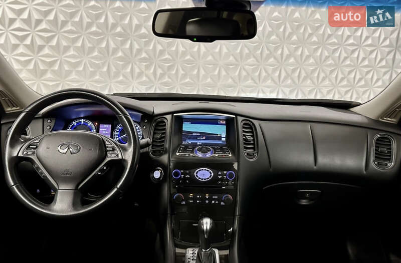 Внедорожник / Кроссовер Infiniti QX50 2016 в Киеве