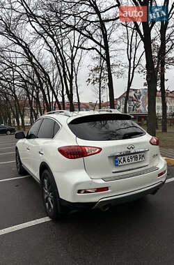 Внедорожник / Кроссовер Infiniti QX50 2015 в 