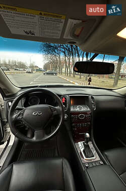 Внедорожник / Кроссовер Infiniti QX50 2015 в 