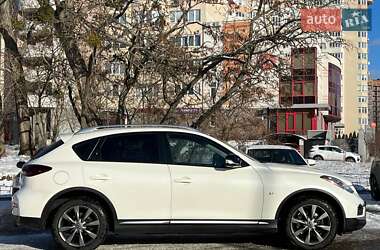 Внедорожник / Кроссовер Infiniti QX50 2016 в 