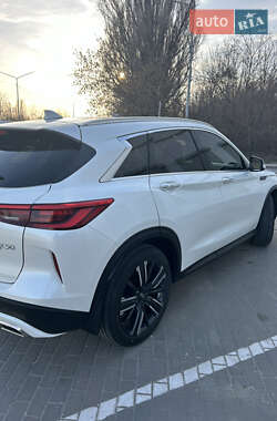 Позашляховик / Кросовер Infiniti QX50 2021 в 