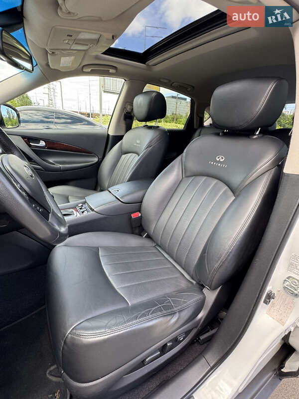 Внедорожник / Кроссовер Infiniti QX50 2013 в Киеве