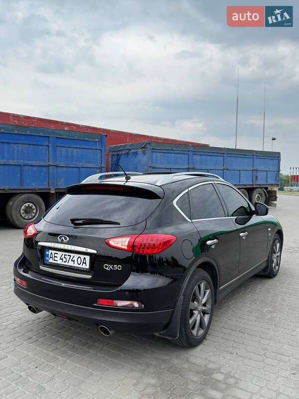 Внедорожник / Кроссовер Infiniti QX50 2013 в Новомосковске