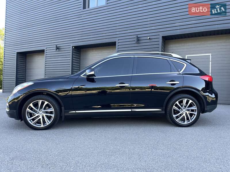 Позашляховик / Кросовер Infiniti QX50 2016 в Харкові