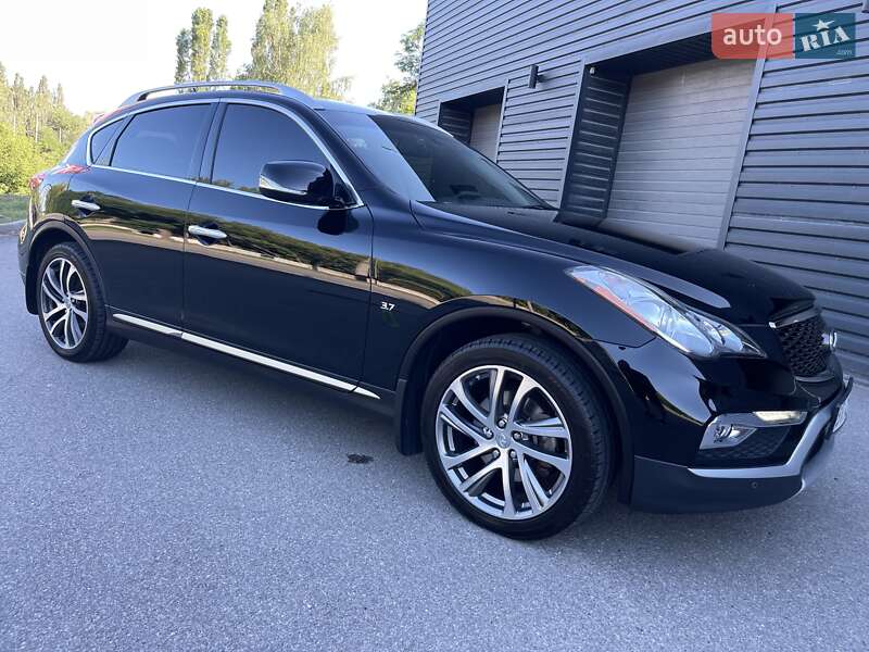 Позашляховик / Кросовер Infiniti QX50 2016 в Харкові