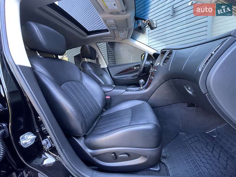 Позашляховик / Кросовер Infiniti QX50 2016 в Харкові