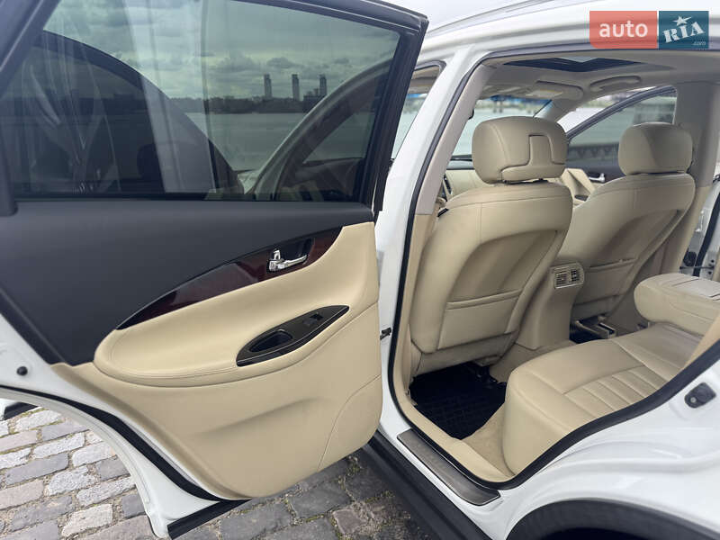 Внедорожник / Кроссовер Infiniti QX50 2017 в Жмеринке