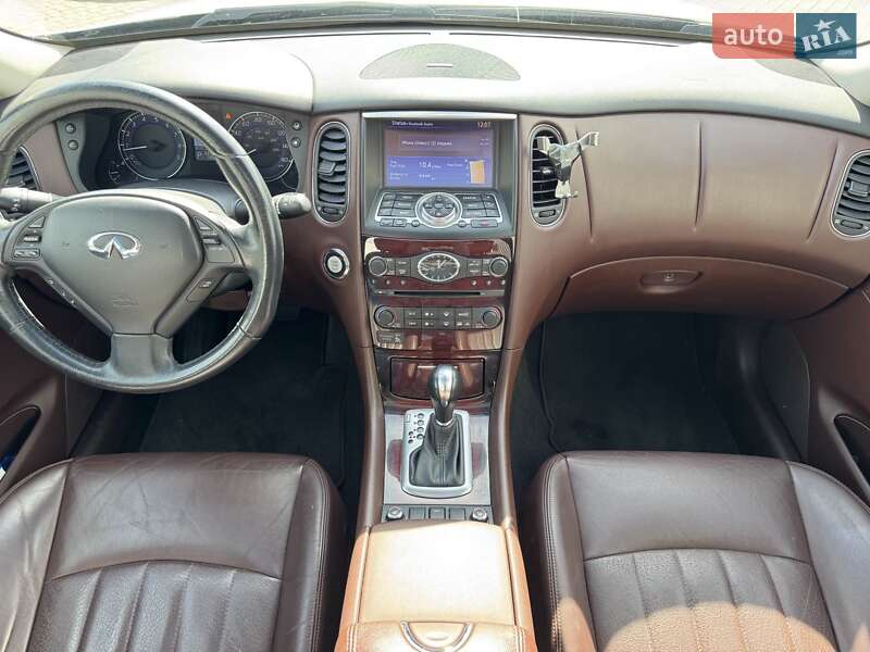 Внедорожник / Кроссовер Infiniti QX50 2016 в Запорожье