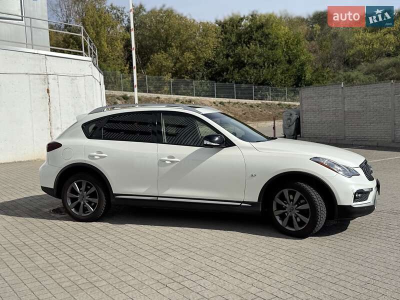 Внедорожник / Кроссовер Infiniti QX50 2016 в Запорожье