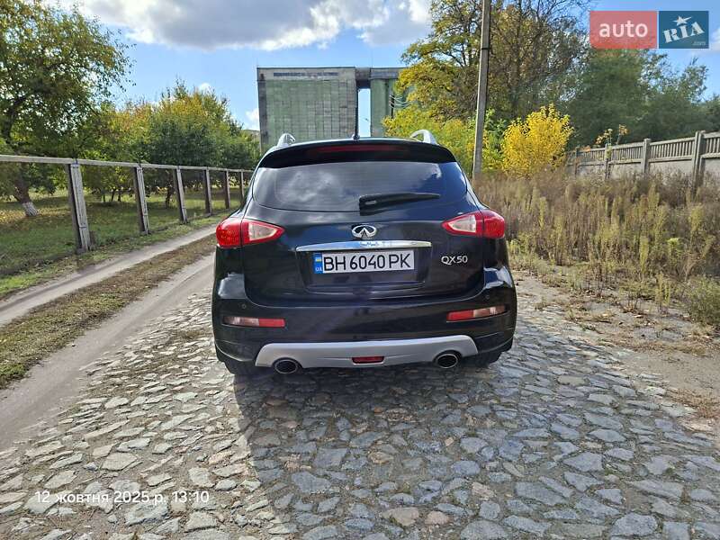 Внедорожник / Кроссовер Infiniti QX50 2016 в Золотоноше
