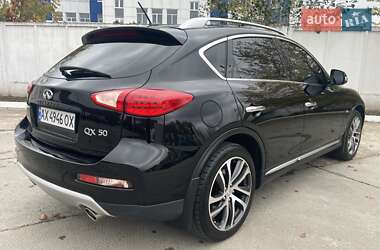 Внедорожник / Кроссовер Infiniti QX50 2016 в 