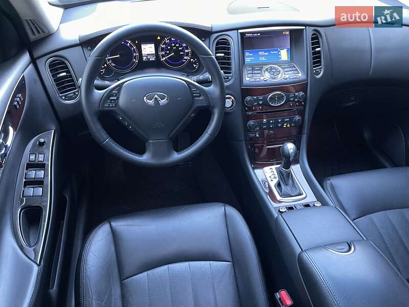 Позашляховик / Кросовер Infiniti QX50 2016 в Харкові