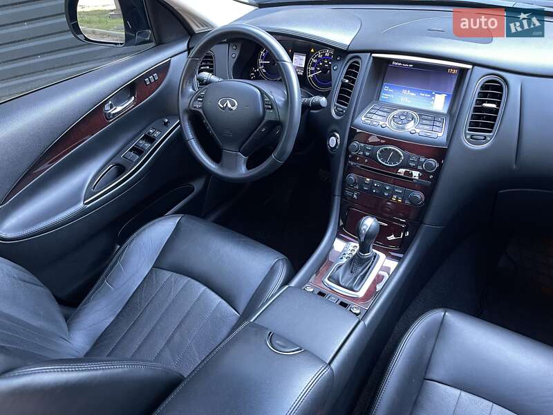 Позашляховик / Кросовер Infiniti QX50 2016 в Харкові