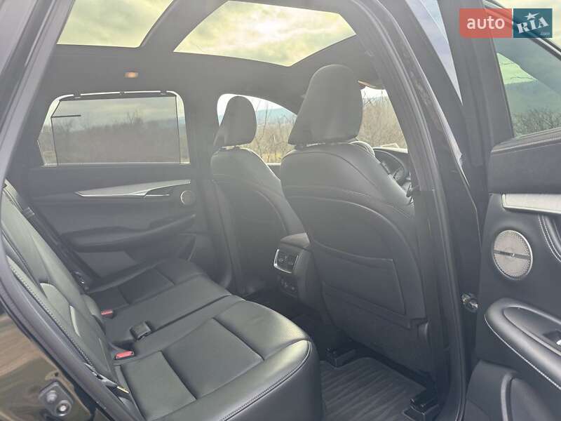 Внедорожник / Кроссовер Infiniti QX50 2018 в Корсуне-Шевченковском