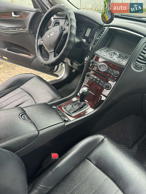 Позашляховик / Кросовер Infiniti QX50 2015 в Миколаєві