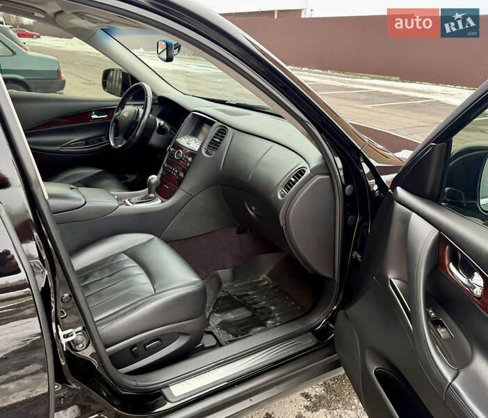 Позашляховик / Кросовер Infiniti QX50 2017 в Умані