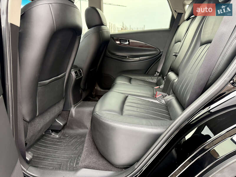 Позашляховик / Кросовер Infiniti QX50 2017 в Умані